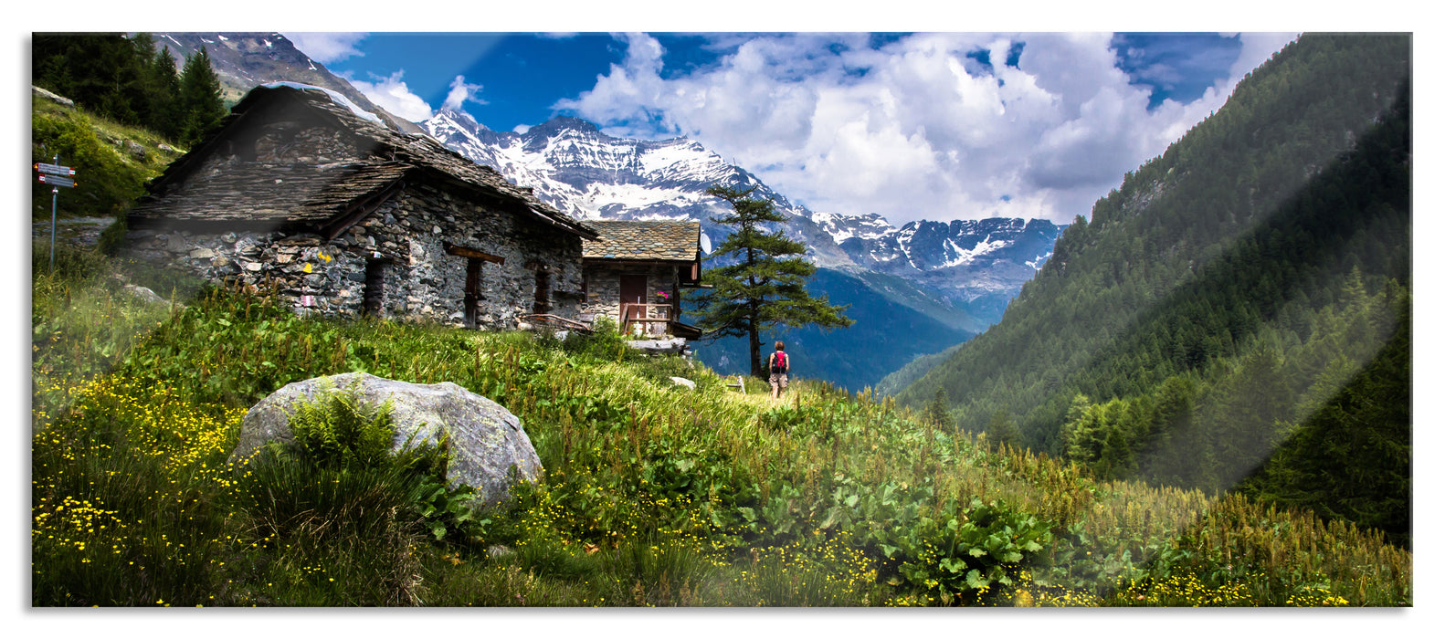 Pixxprint Wunderschöne Berghütte, Glasbild Panorama