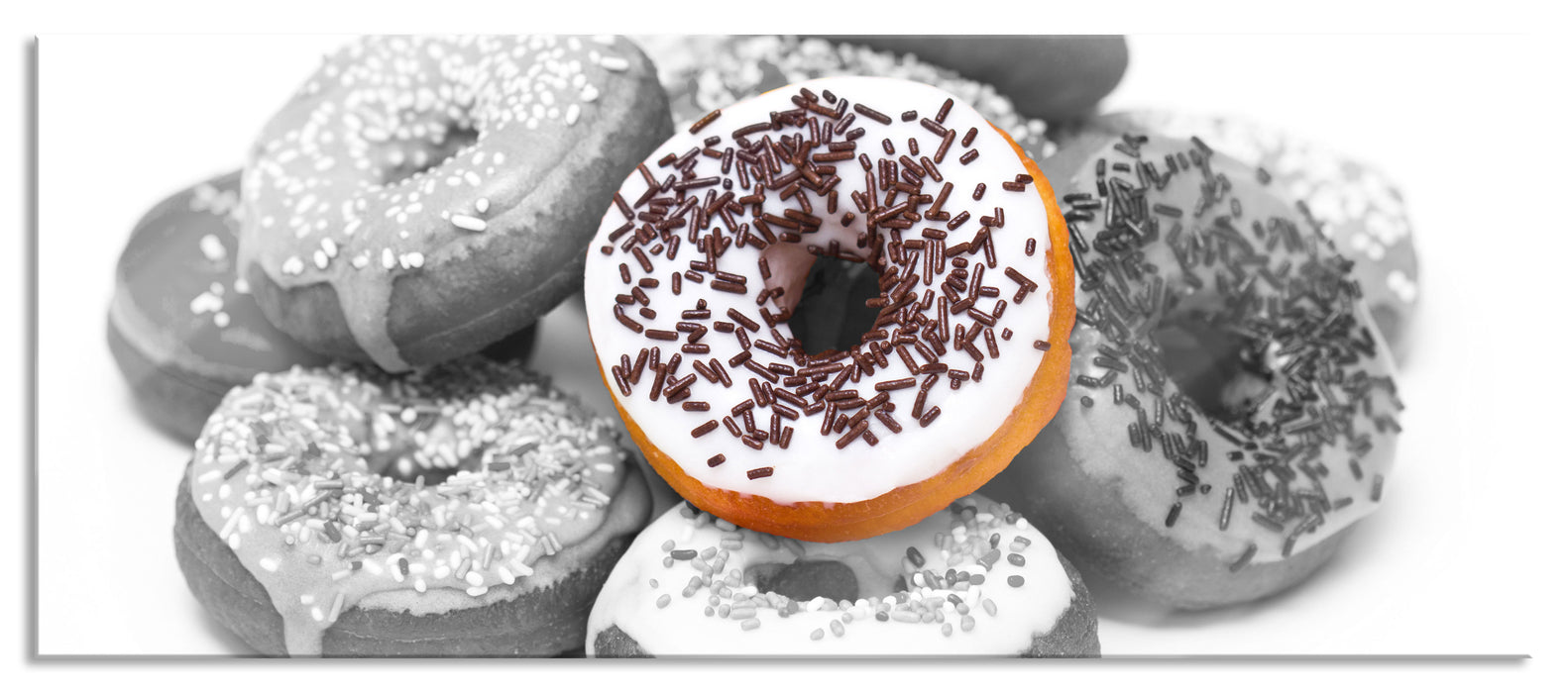 Donut mit Glasur und Liebesperlen, Glasbild Panorama
