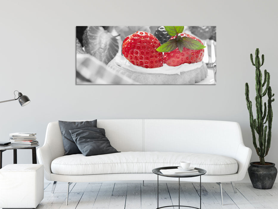 Köstliches Erdbeertörtchen, Glasbild Panorama