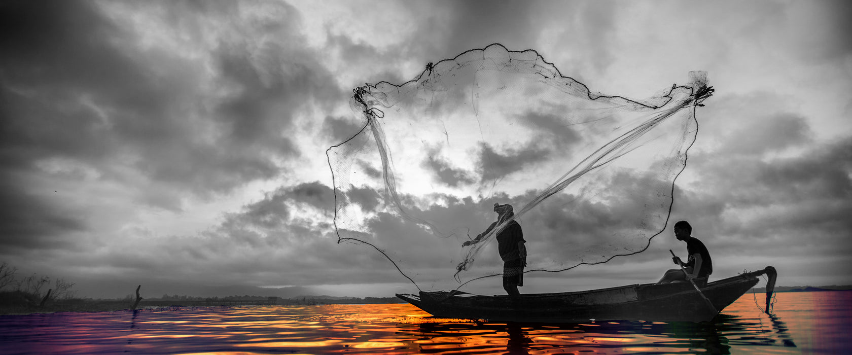 Angler mit großem Fangnetz, Glasbild Panorama