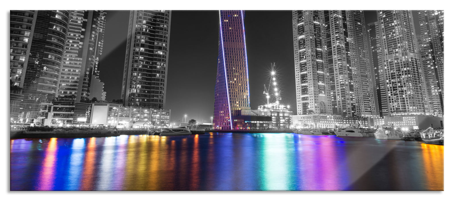 Skyline von Dubai bei Nacht, Glasbild Panorama