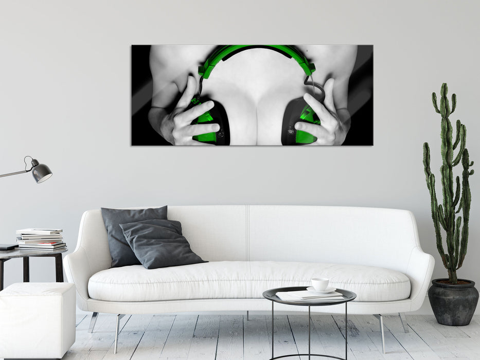 Dark Sexy girl grüne Kopfhörer, Glasbild Panorama