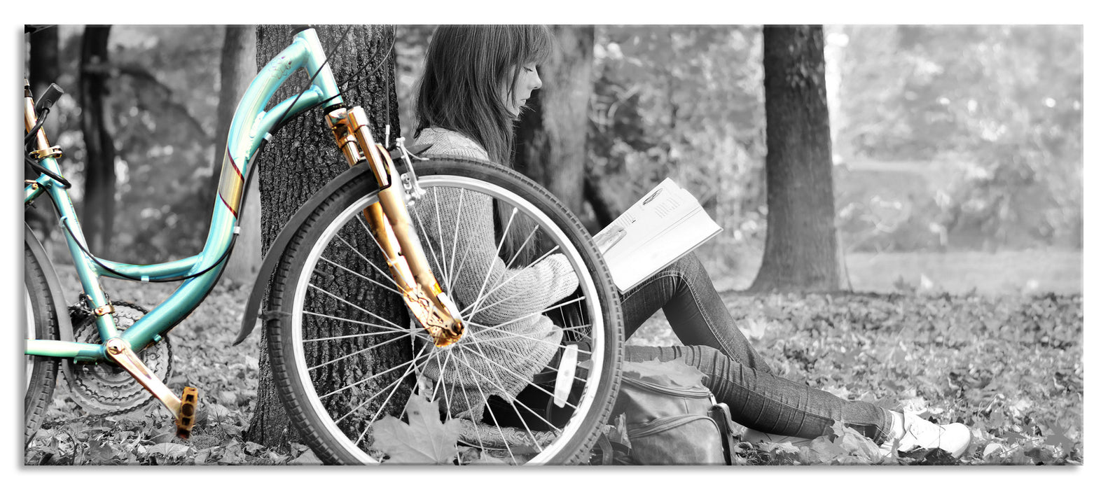 Junges Mädchen mit Fahrrad, Glasbild Panorama