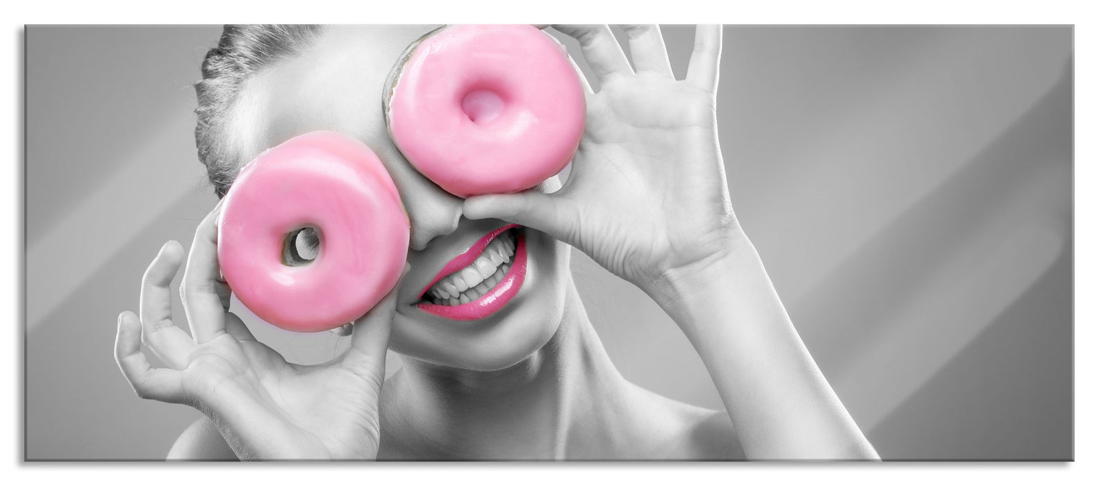 Frau mit Donut Augen, Glasbild Panorama