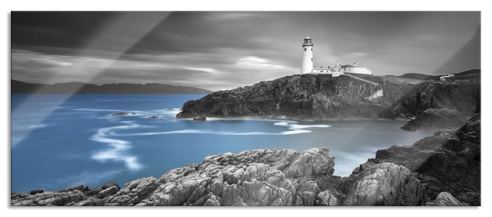 Pixxprint Leuchtturm an traumhaft Meer, Glasbild Panorama