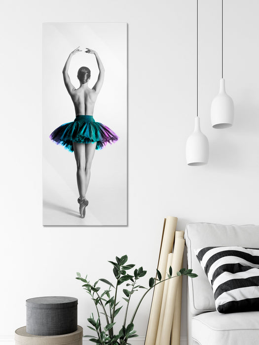 anmutige Ballerina im Tütü, Glasbild Panorama