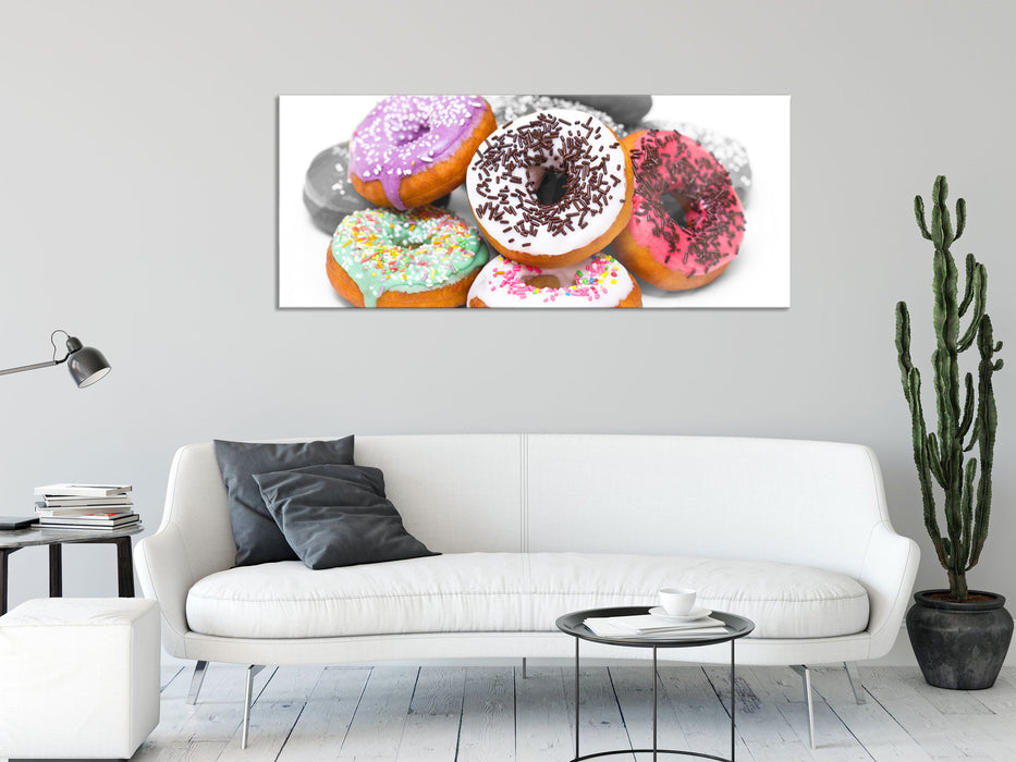 Donut mit Glasur und Liebesperlen, Glasbild Panorama