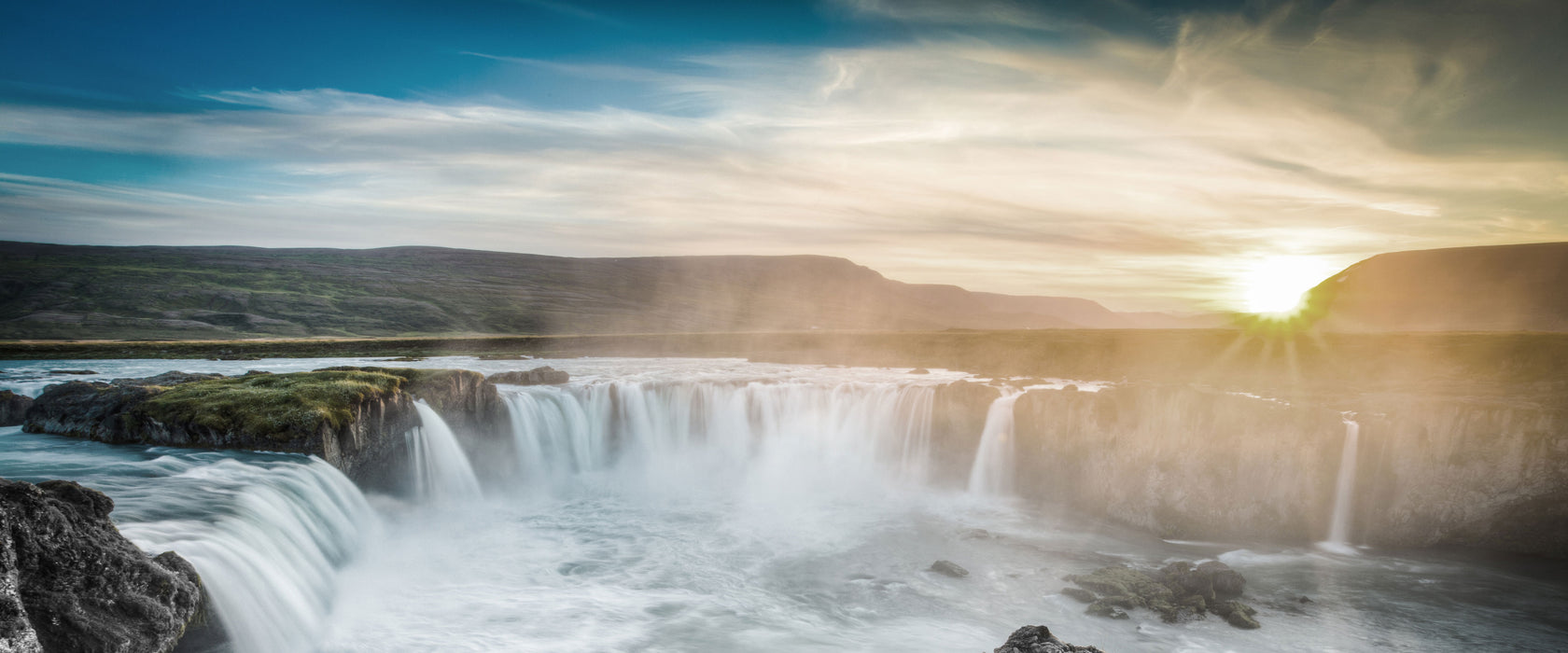 Goðafoss bei Sonnenuntergang, Glasbild Panorama