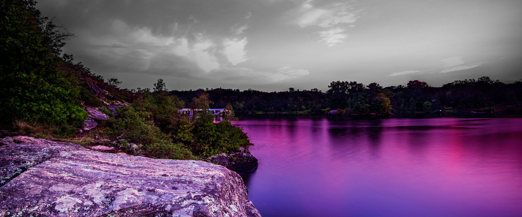 Seelandschaft in der Dämmerung, Glasbild Panorama