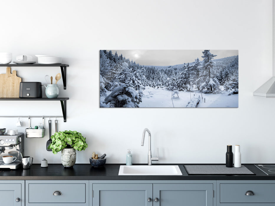 Wald im verschneiten Winter, Glasbild Panorama