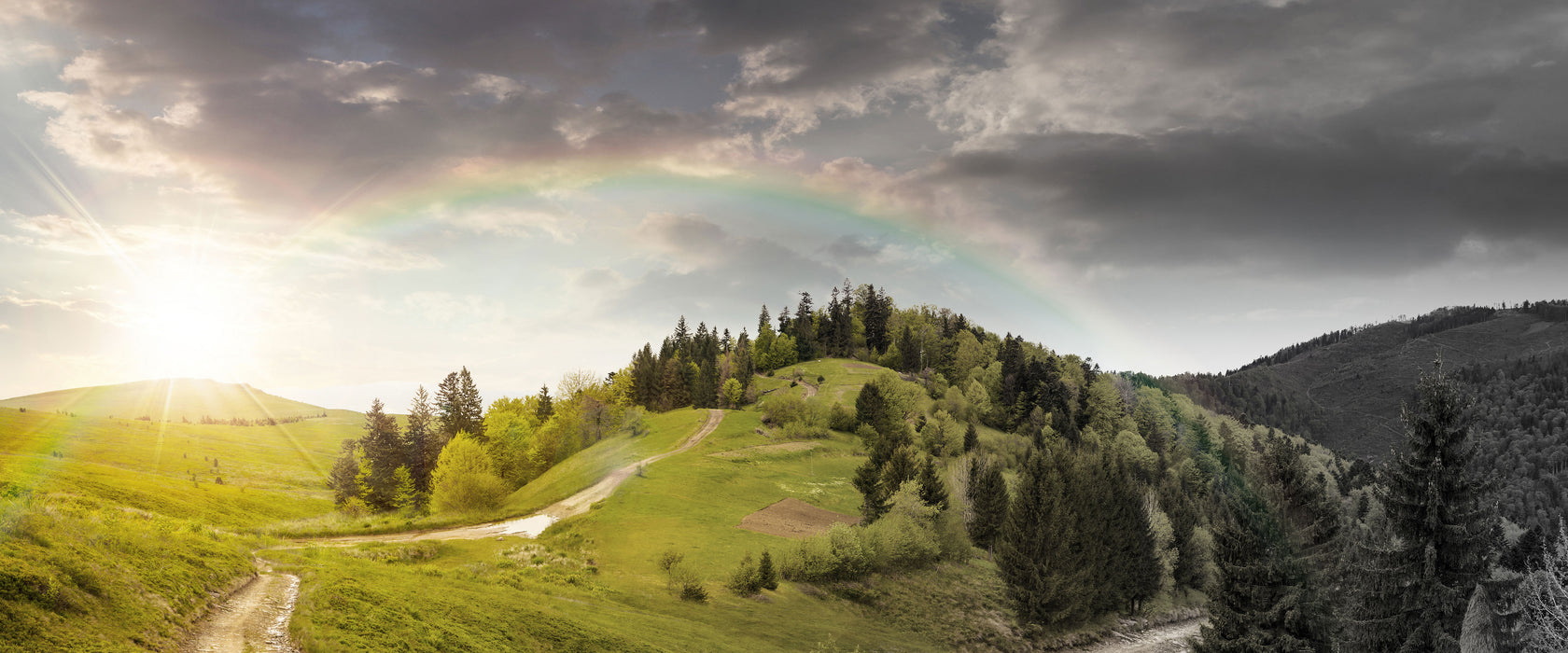 Verträumte Berglandschaft, Glasbild Panorama