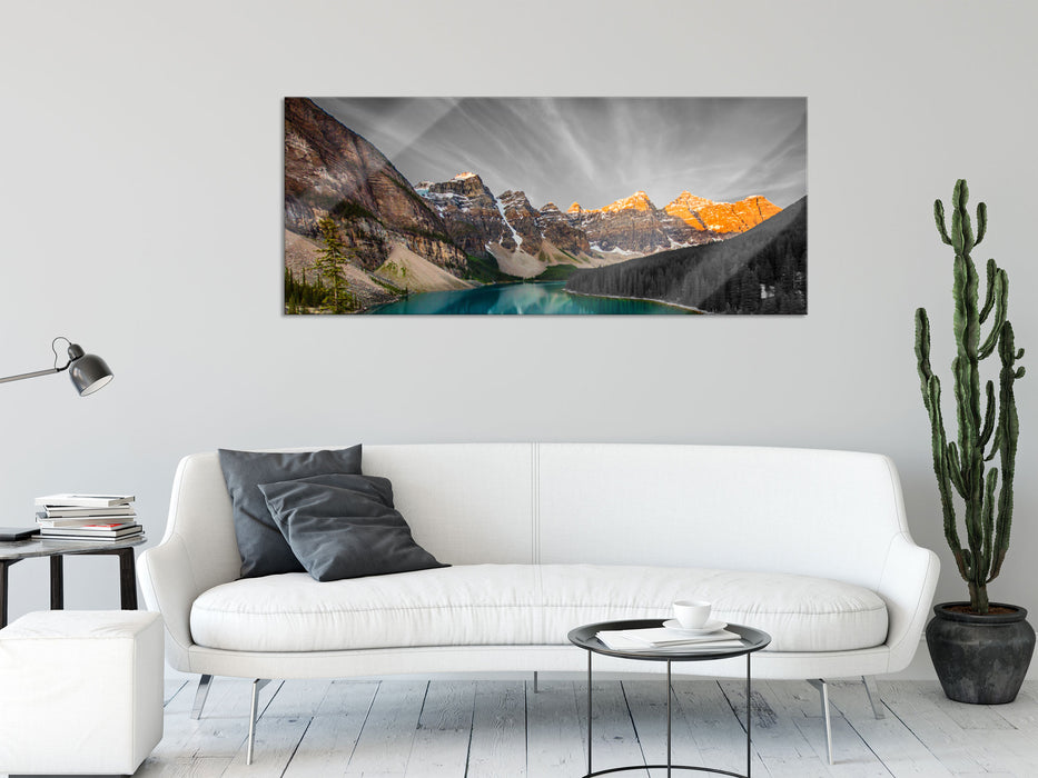 Moraine Lake in Canada, Glasbild Panorama