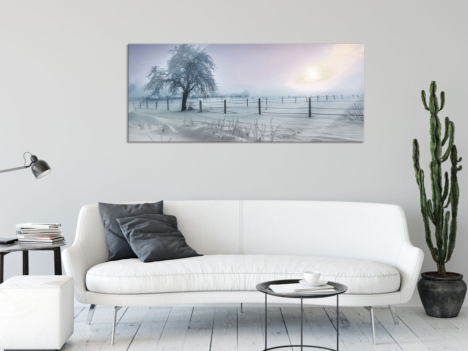 Baum in Winterlandschaft, Glasbild Panorama