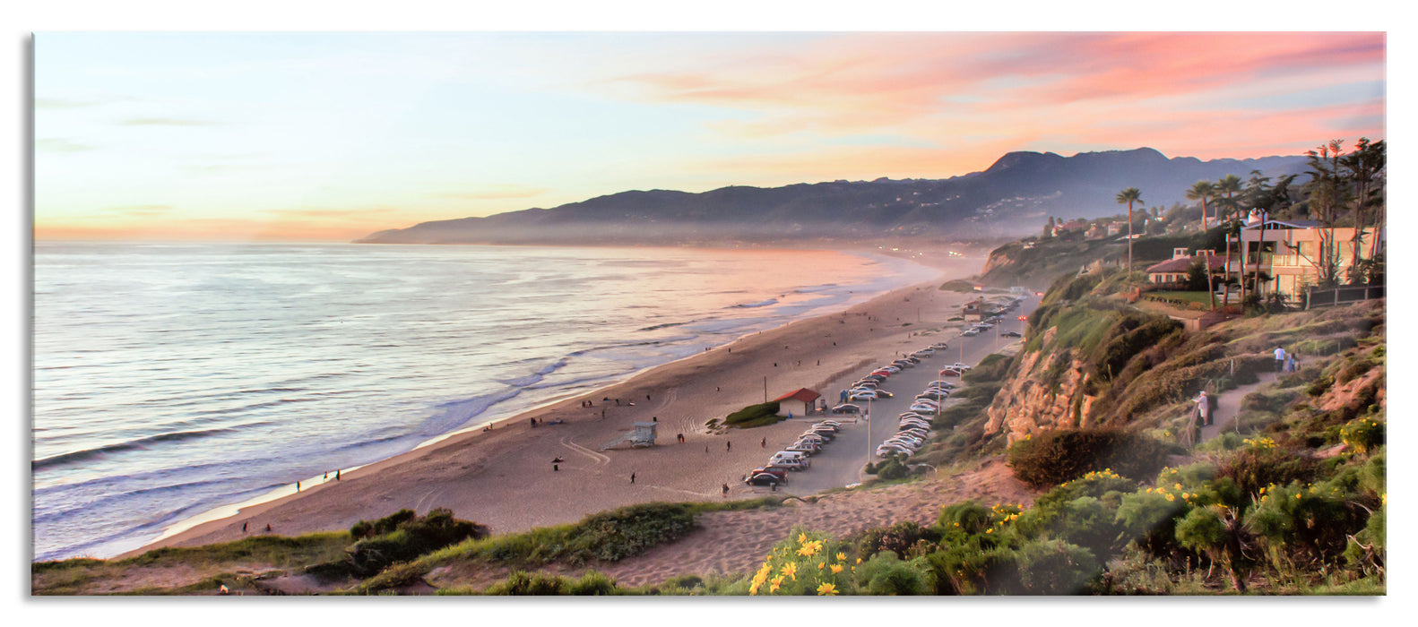 Pixxprint Küste und Strand mit Häusern, Glasbild Panorama