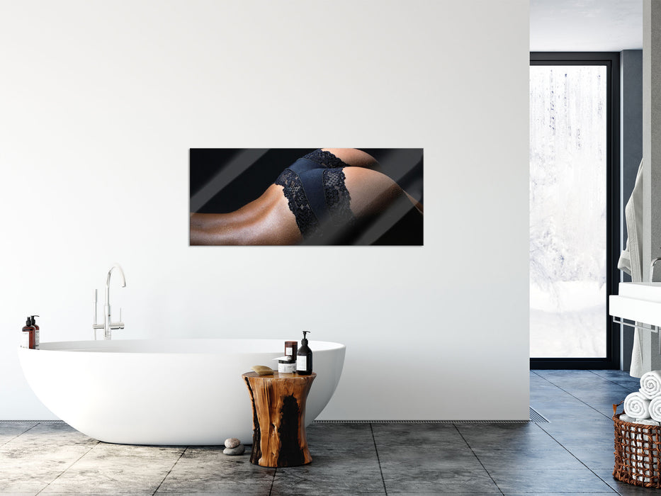 Heißer Frauenpo in sexy Dessous, Glasbild Panorama