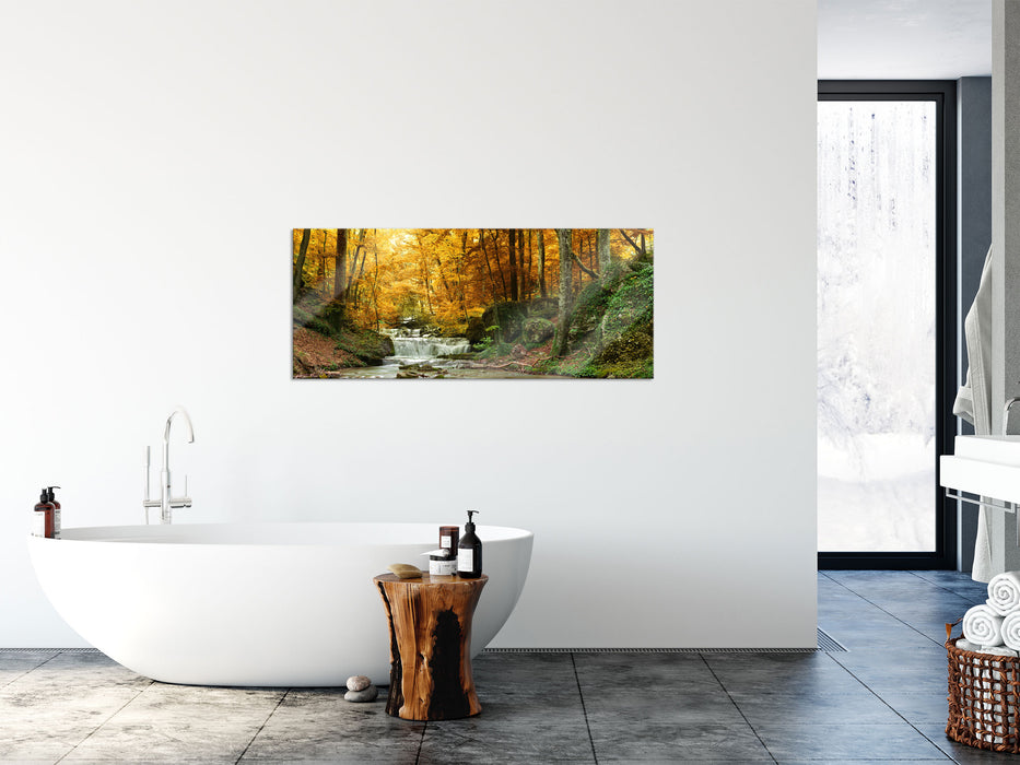 Waldbach im Herbst, Glasbild Panorama