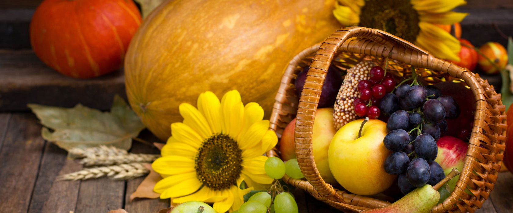 Herbstlicher Obstkorb, Glasbild Panorama