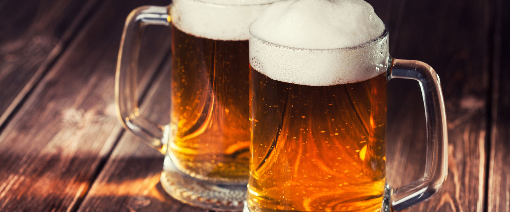 Zwei Maßkrüge Bier, Glasbild Panorama