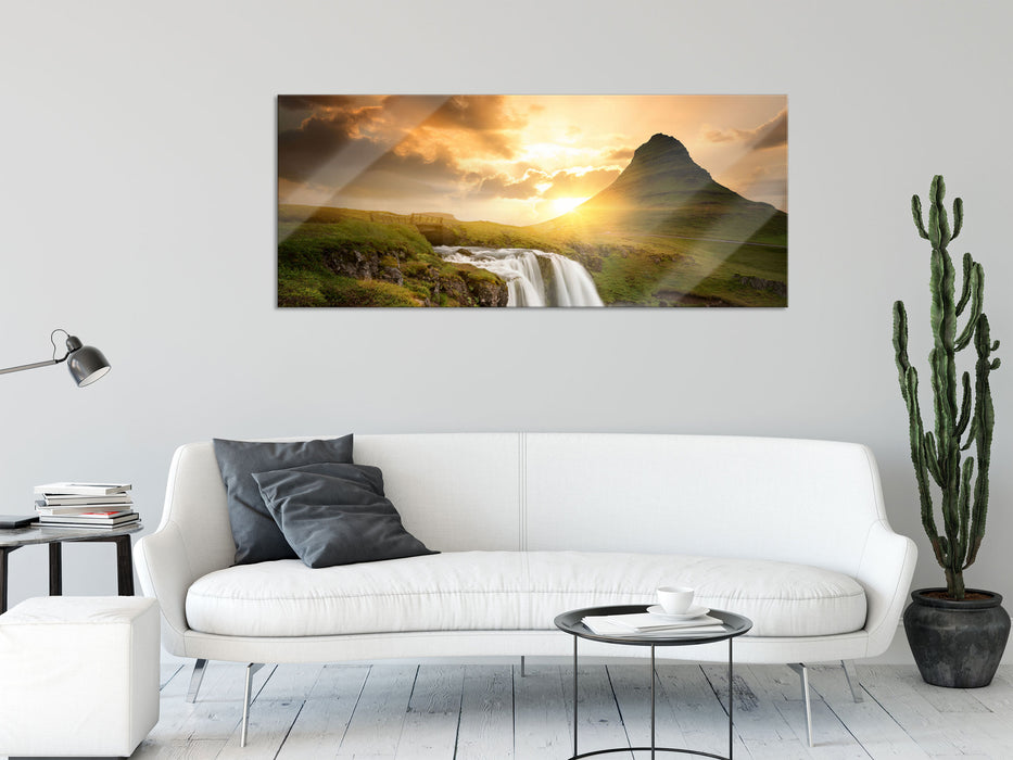 Wasserfall bei Sonnenuntergang, Glasbild Panorama