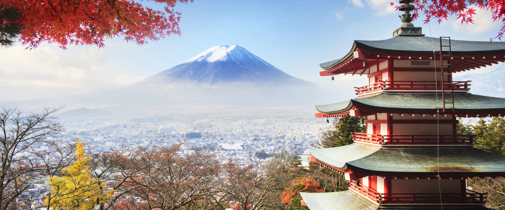 Japanischer Tempel im Herbst, Glasbild Panorama
