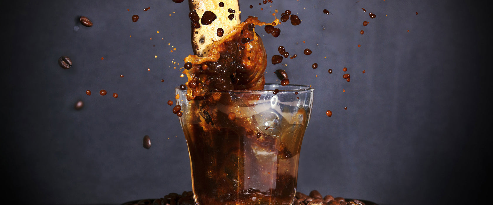 Gekühlter Bohnenkaffee, Glasbild Panorama