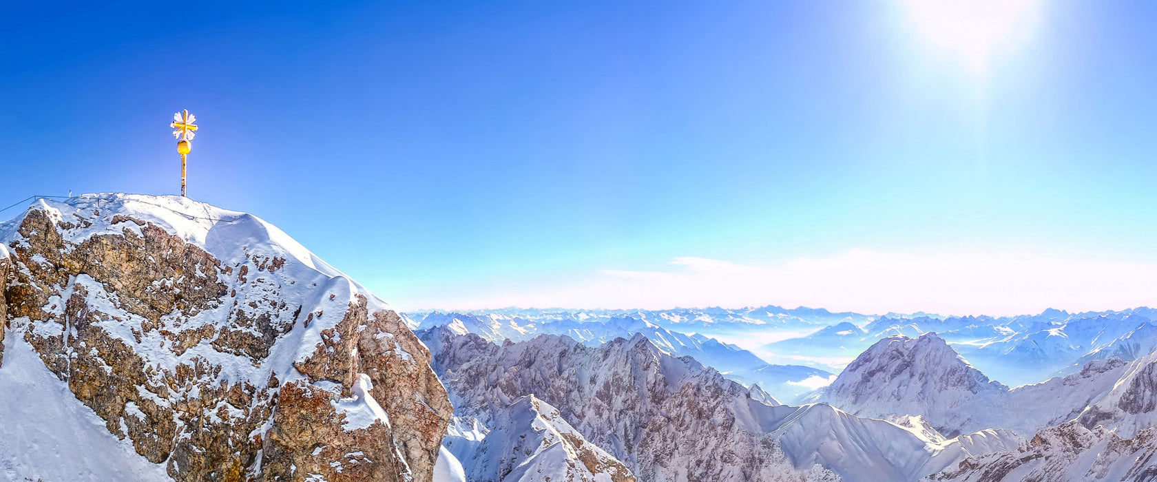 Zugspitze im Sonnenlicht, Glasbild Panorama