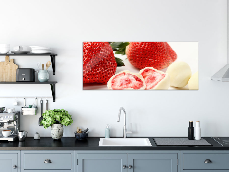 Erdbeeren mit Schokolade umhüllt, Glasbild Panorama