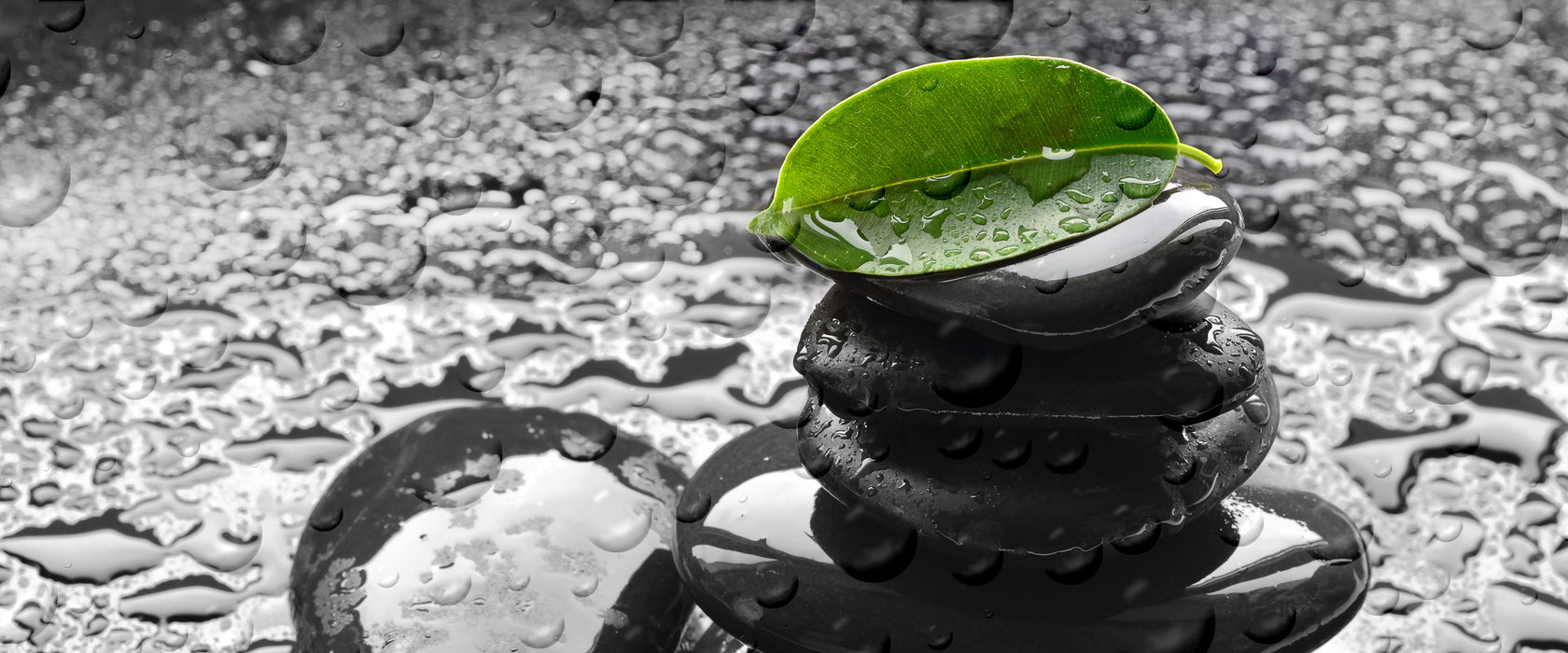 Zensteinturm im Regen, Glasbild Panorama