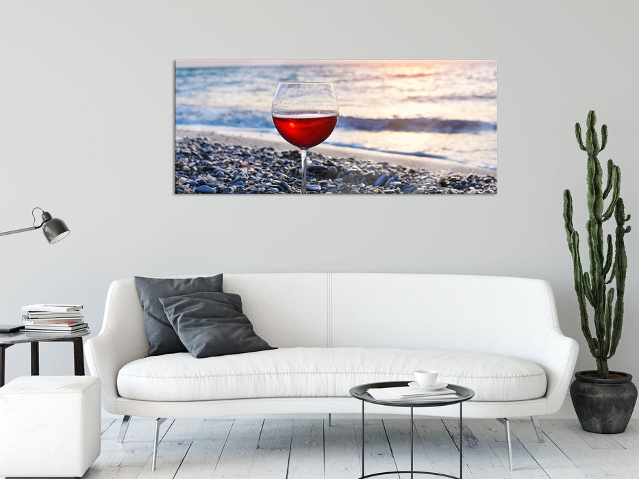 Weinglas am Strand, Glasbild Panorama