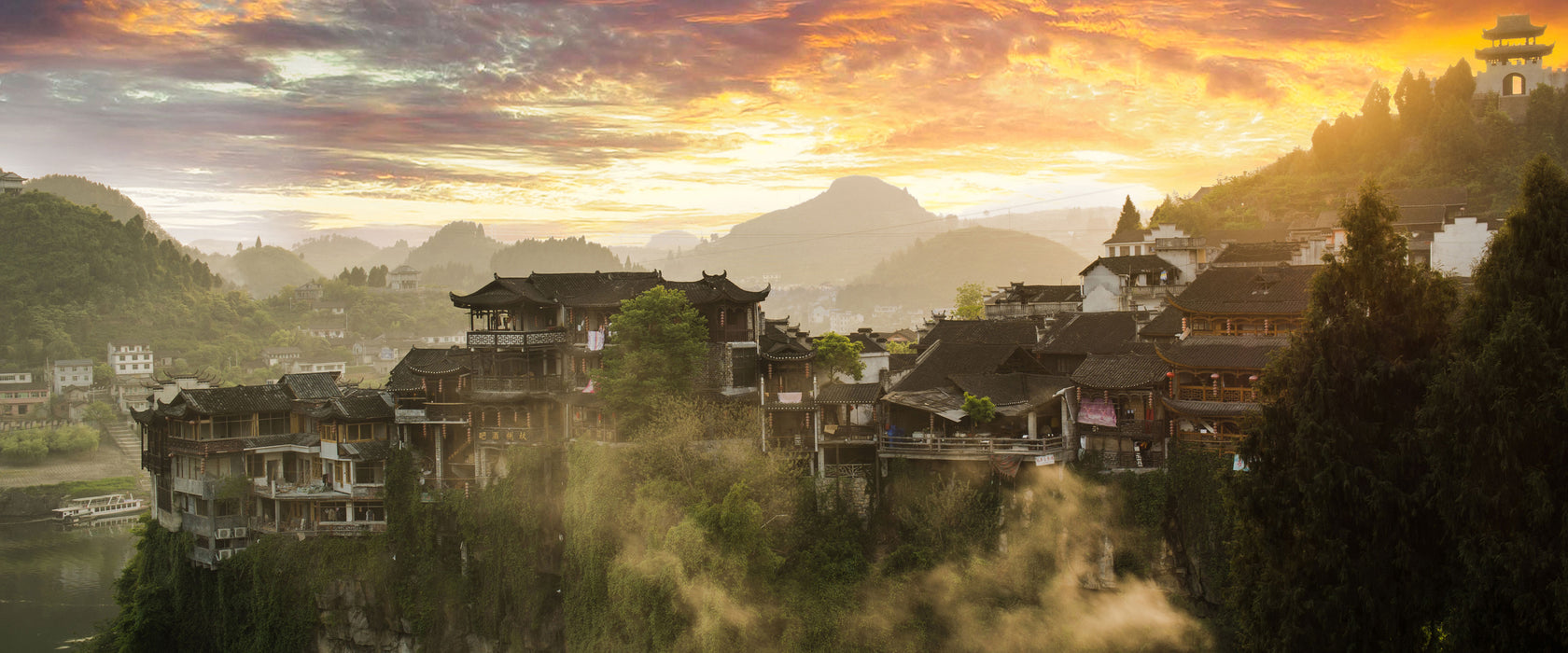 Gigantisches Dorf in China, Glasbild Panorama