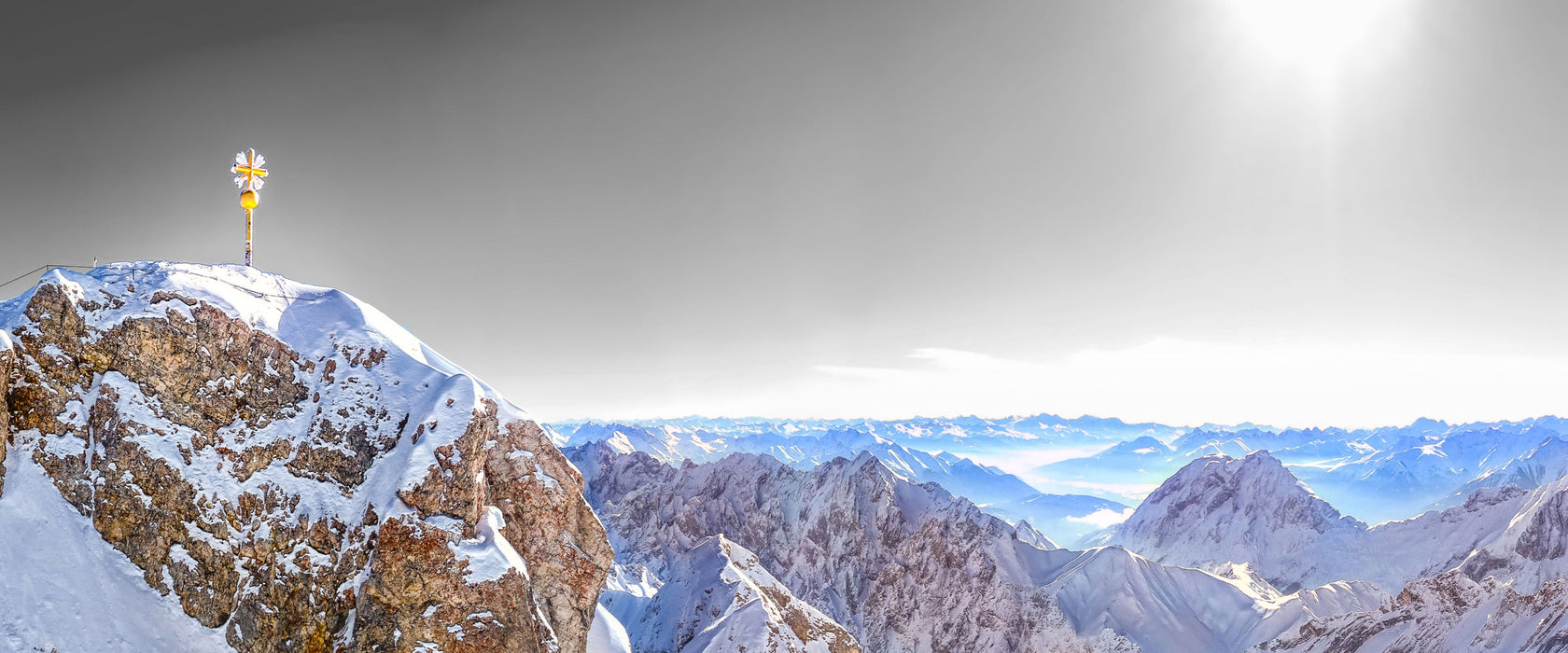 Zugspitze im Sonnenlicht, Glasbild Panorama