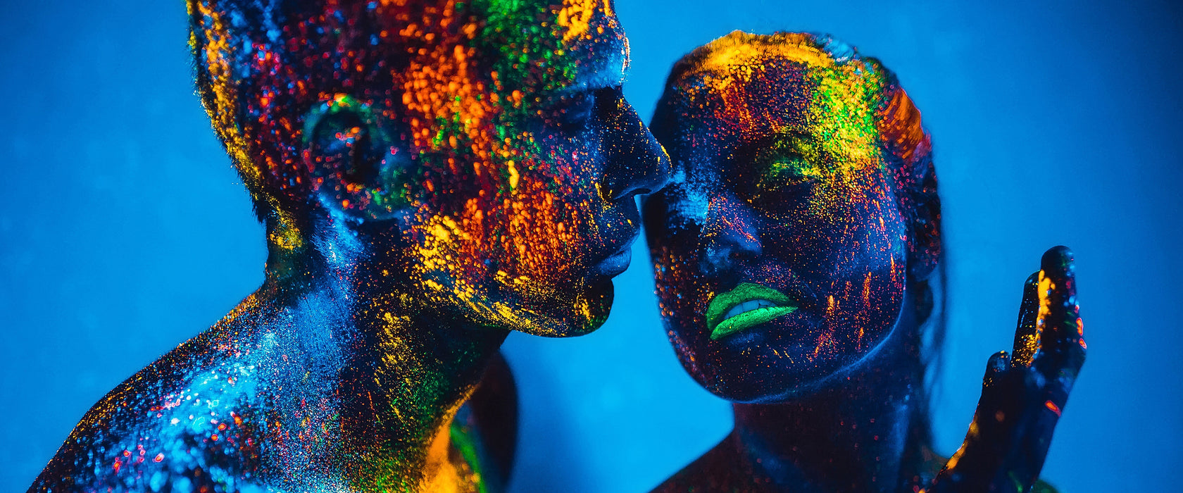 Menschen mit Pulver, Glasbild Panorama