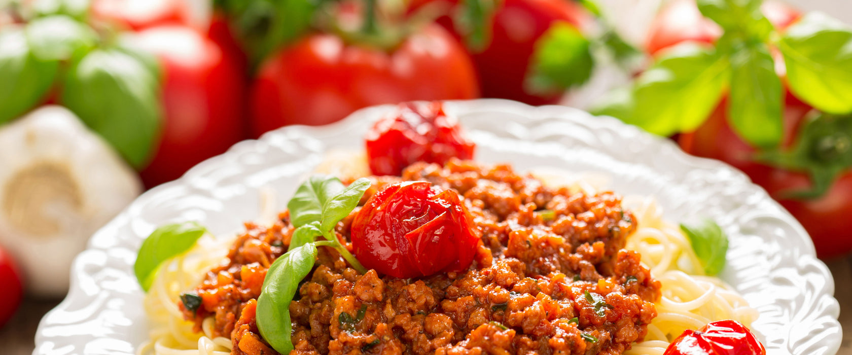 Spaghetti Bolognese auf dem Teller, Glasbild Panorama