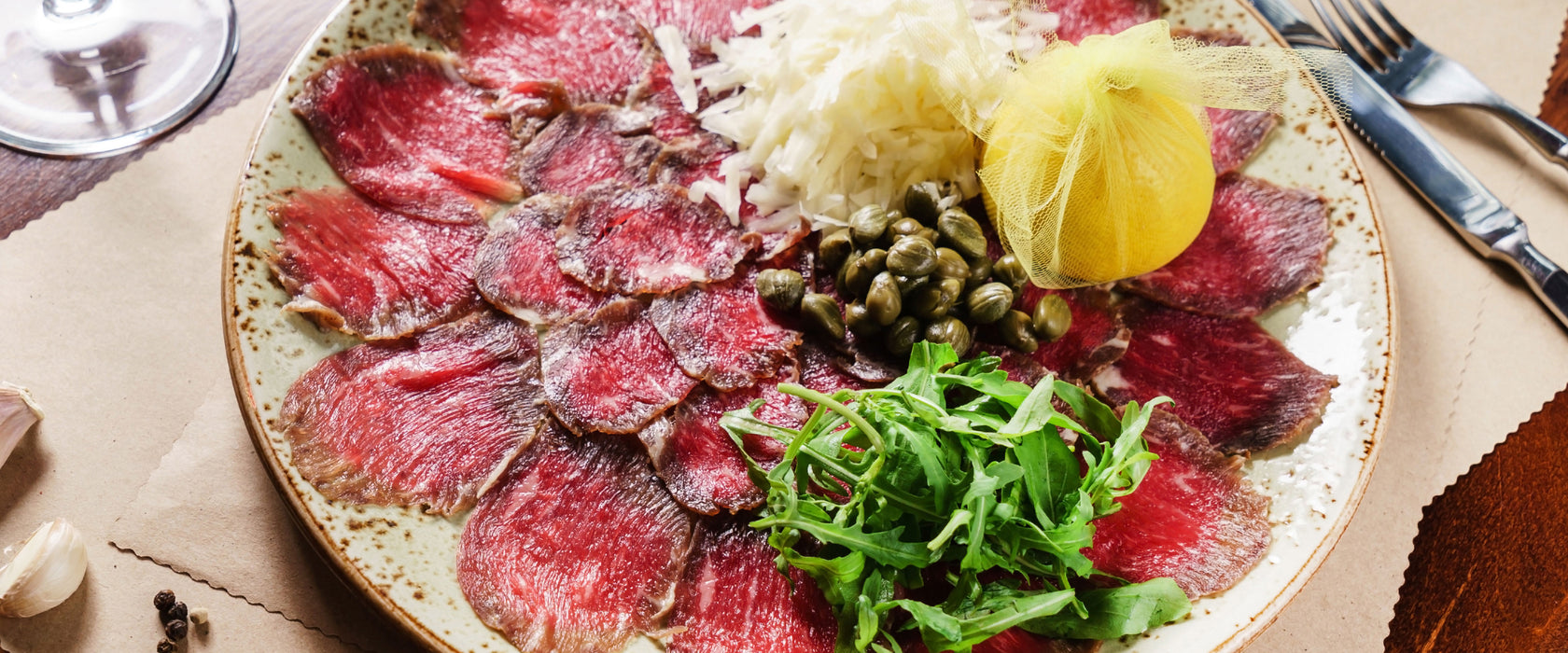 appetitliches Carpaccio, Glasbild Panorama
