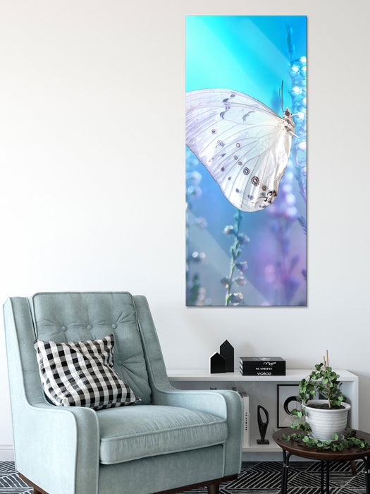 Schmetterling auf Blütenknospen, Glasbild Panorama