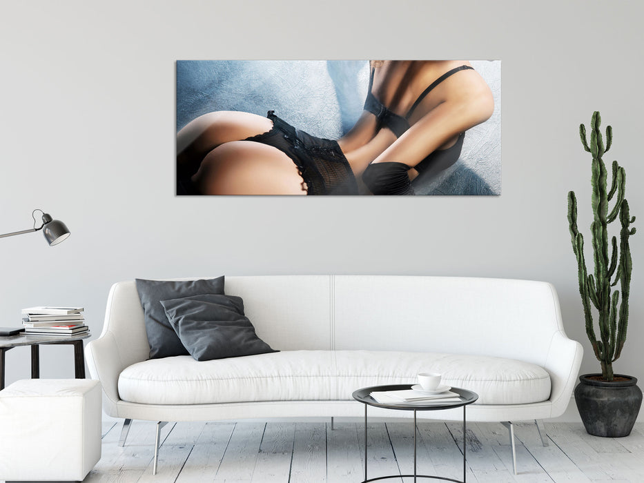 attraktive Frau in sexy Dessous, Glasbild Panorama