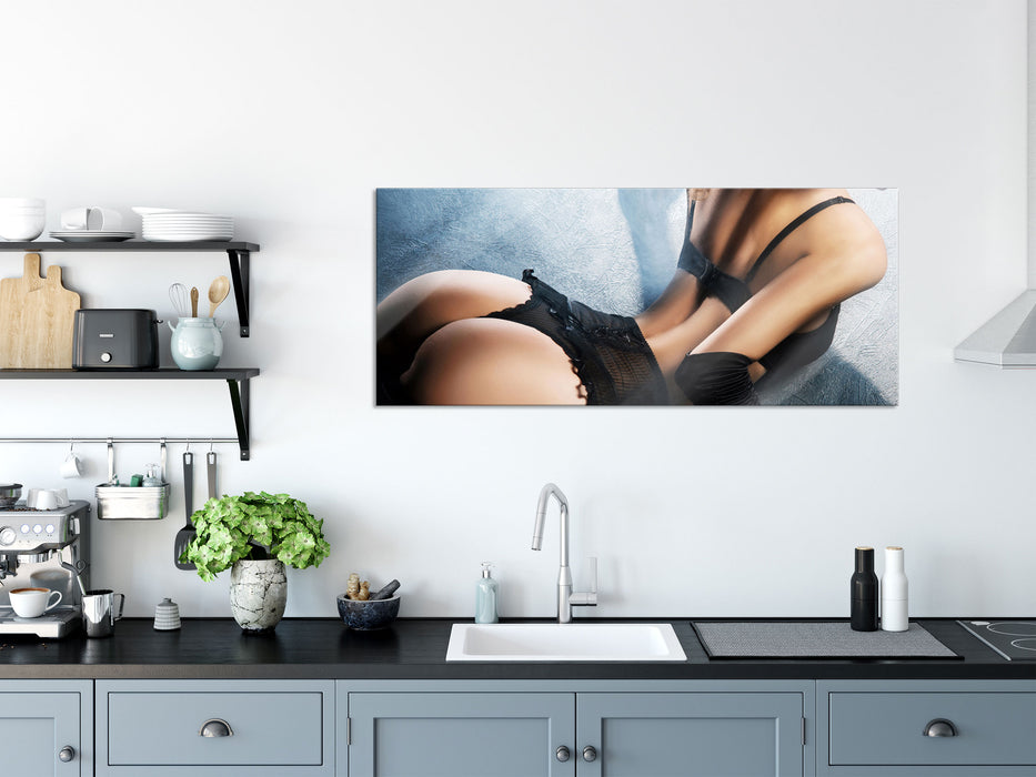 attraktive Frau in sexy Dessous, Glasbild Panorama