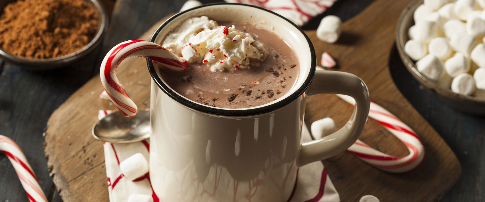 Schokolade mit Zuckerstange, Glasbild Panorama