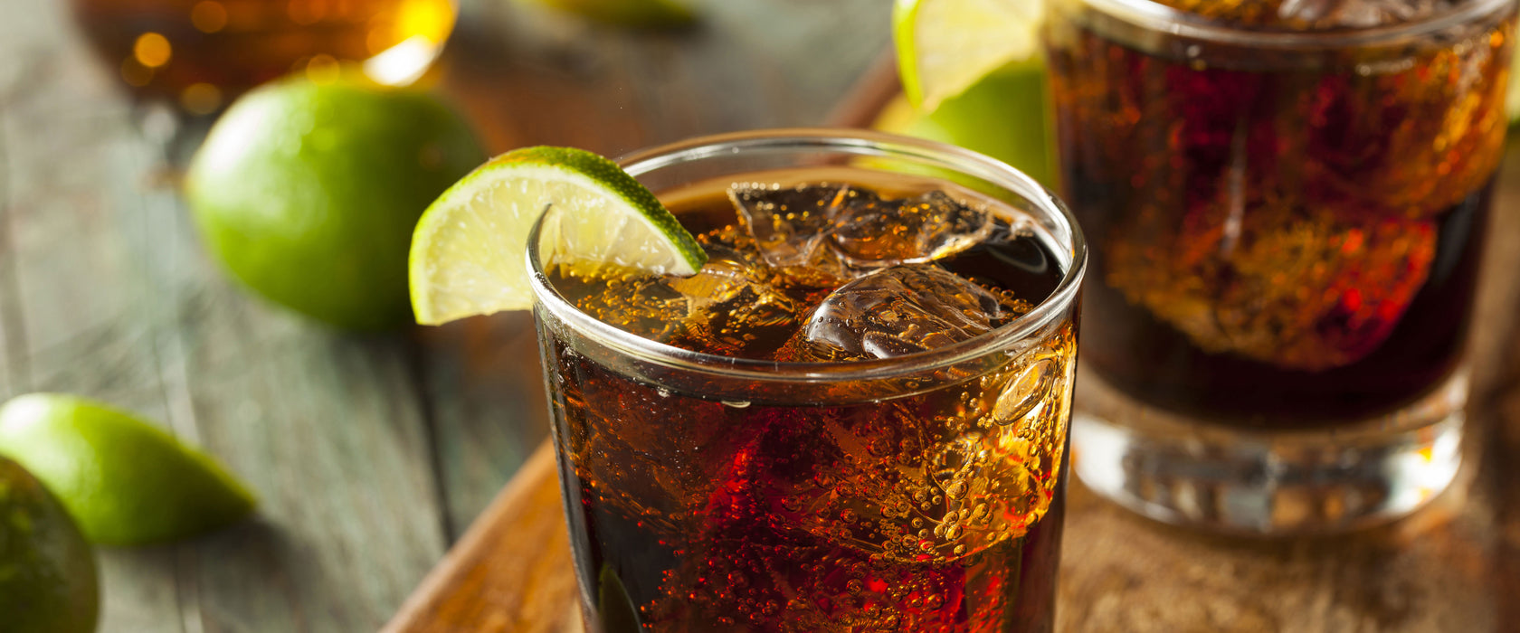 Erfrischender Cuba Libre, Glasbild Panorama