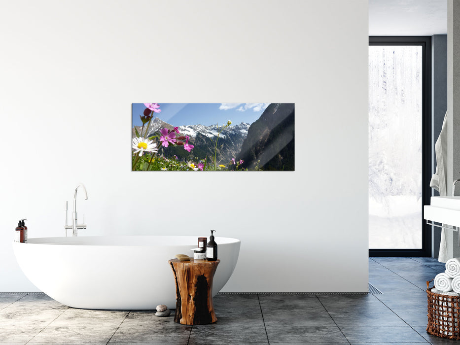 Wunderschöne Blumen Alpenwiese, Glasbild Panorama