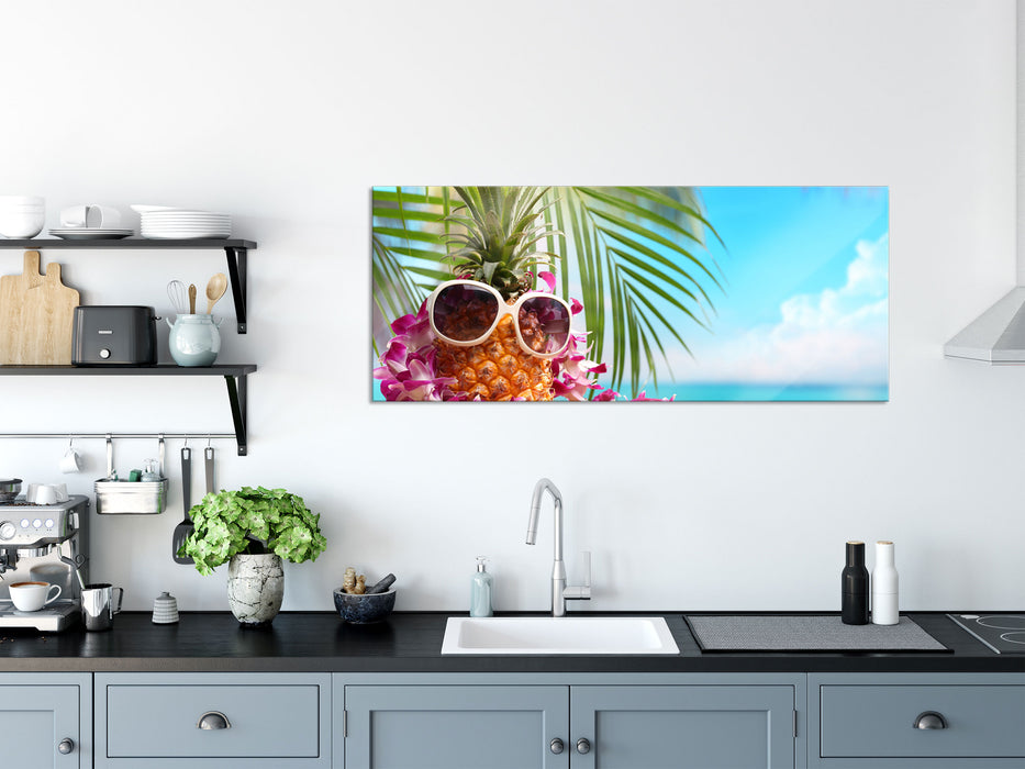 Ananas mit Sonnenbrille, Glasbild Panorama