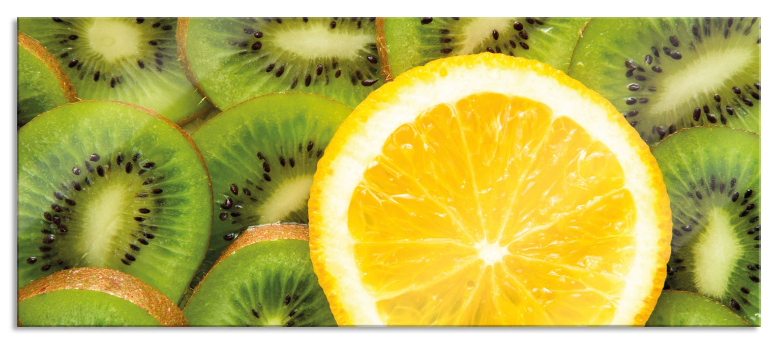 Pixxprint Orange verirrt in Kiwi Scheiben, Glasbild Panorama