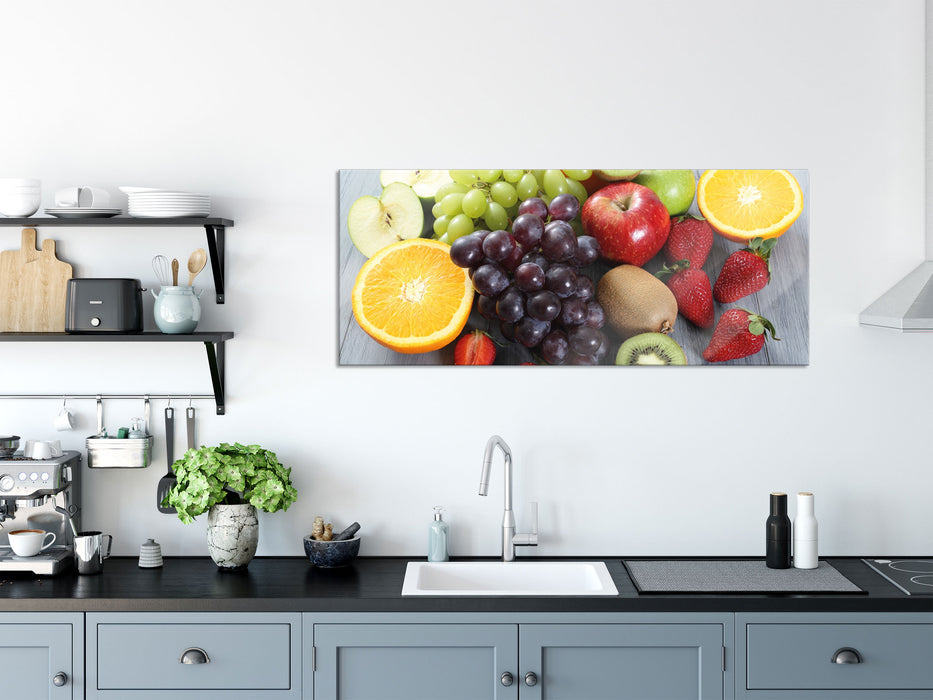 Obstmischung auf Holztisch, Glasbild Panorama