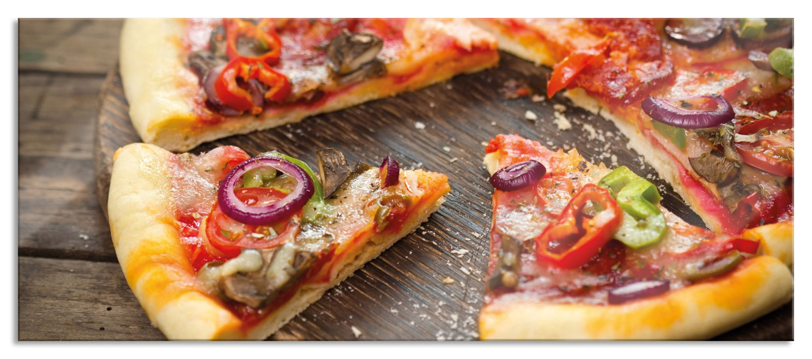 Pixxprint Leckere Pizza auf Holztisch, Glasbild Panorama