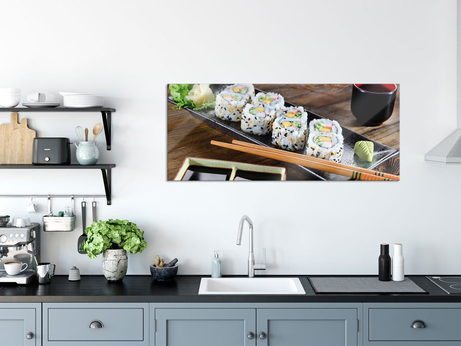Delikate Inside Out Sushi Rollen, Glasbild Panorama
