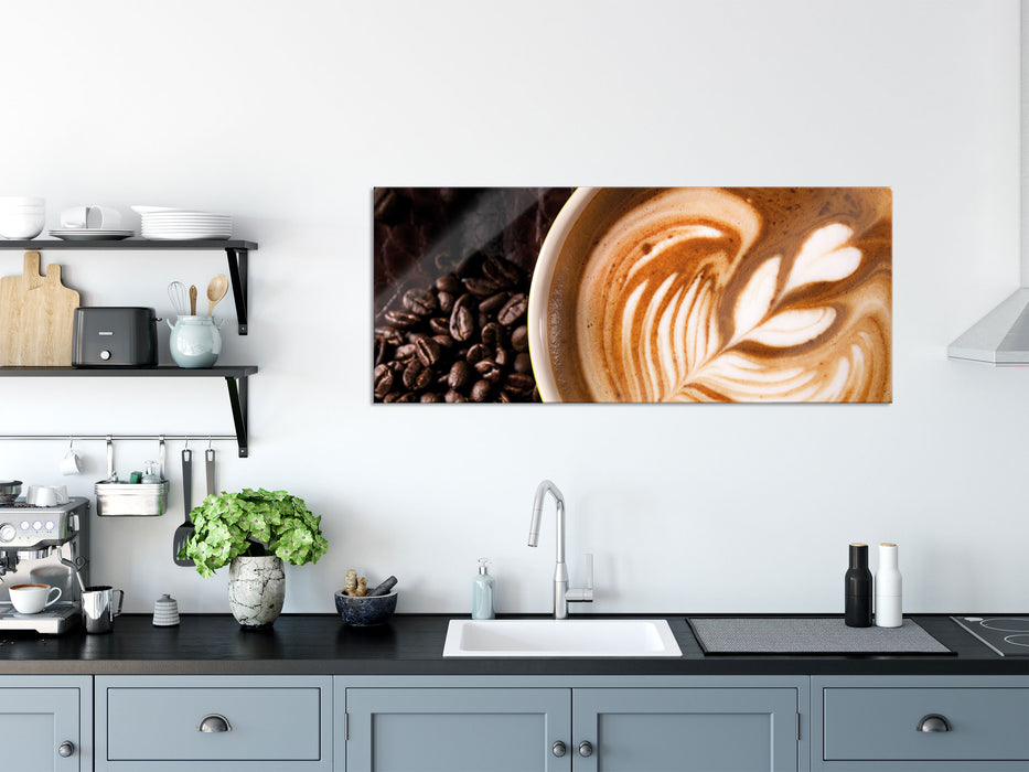 Tasse Kaffee mit Schaumherz, Glasbild Panorama