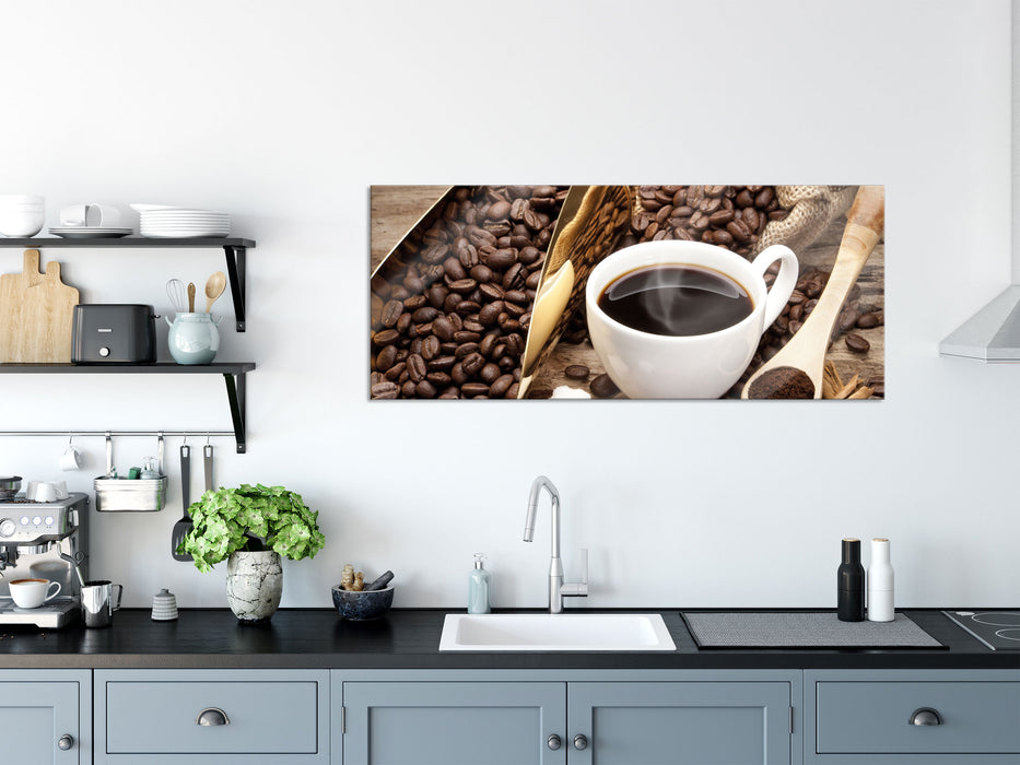 Edler Kaffee und Kaffeebohnen, Glasbild Panorama