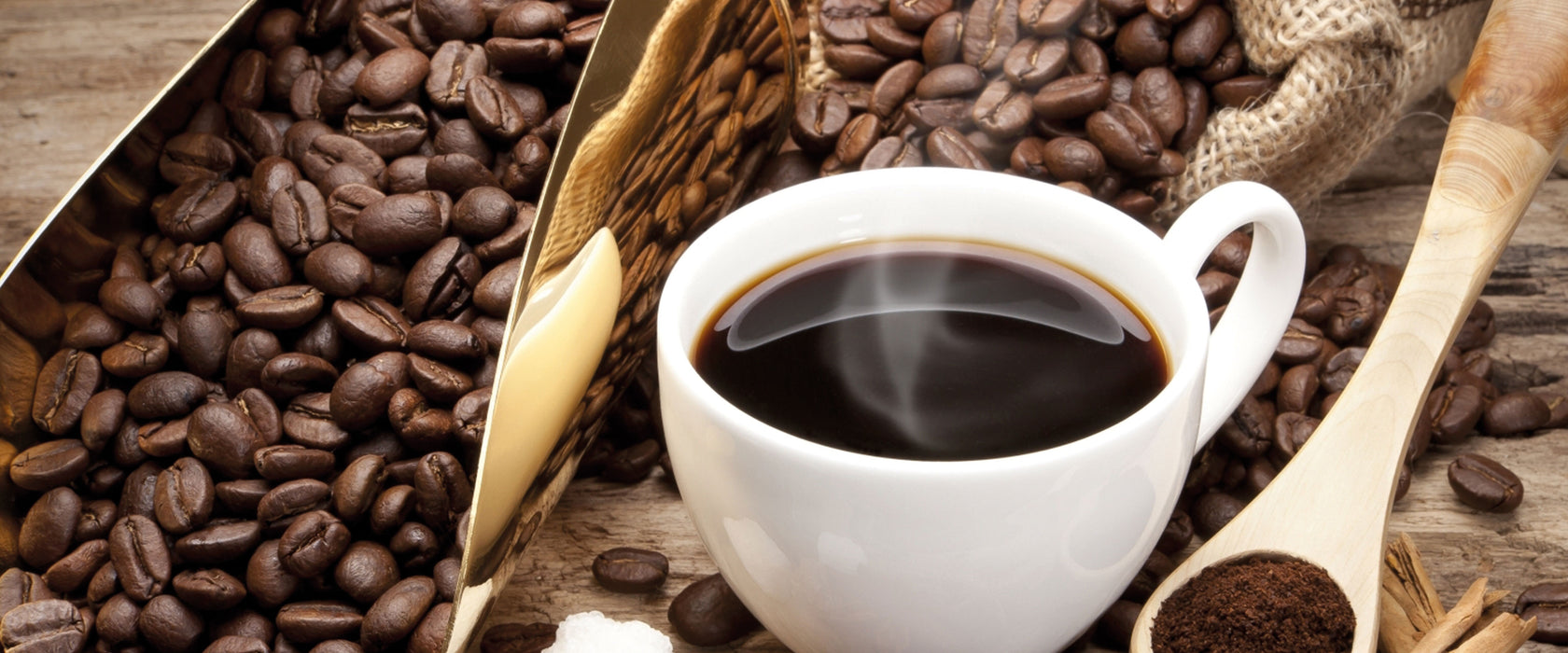 Edler Kaffee und Kaffeebohnen, Glasbild Panorama