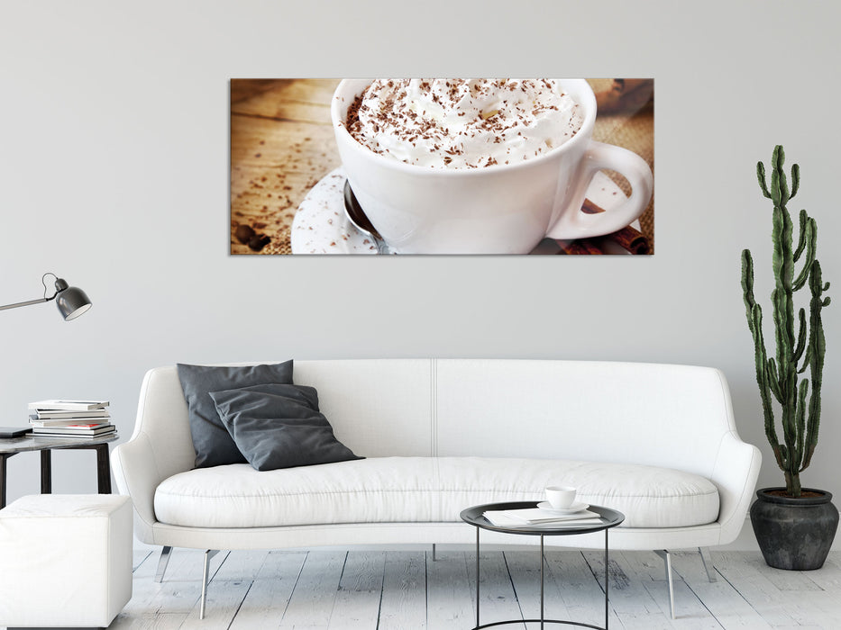 Frischer Kaffee mit Schokostreusel, Glasbild Panorama