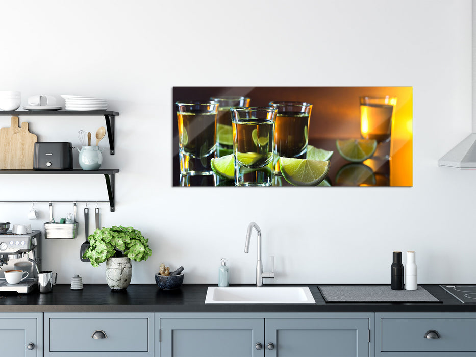 Tequila mit Limetten, Glasbild Panorama